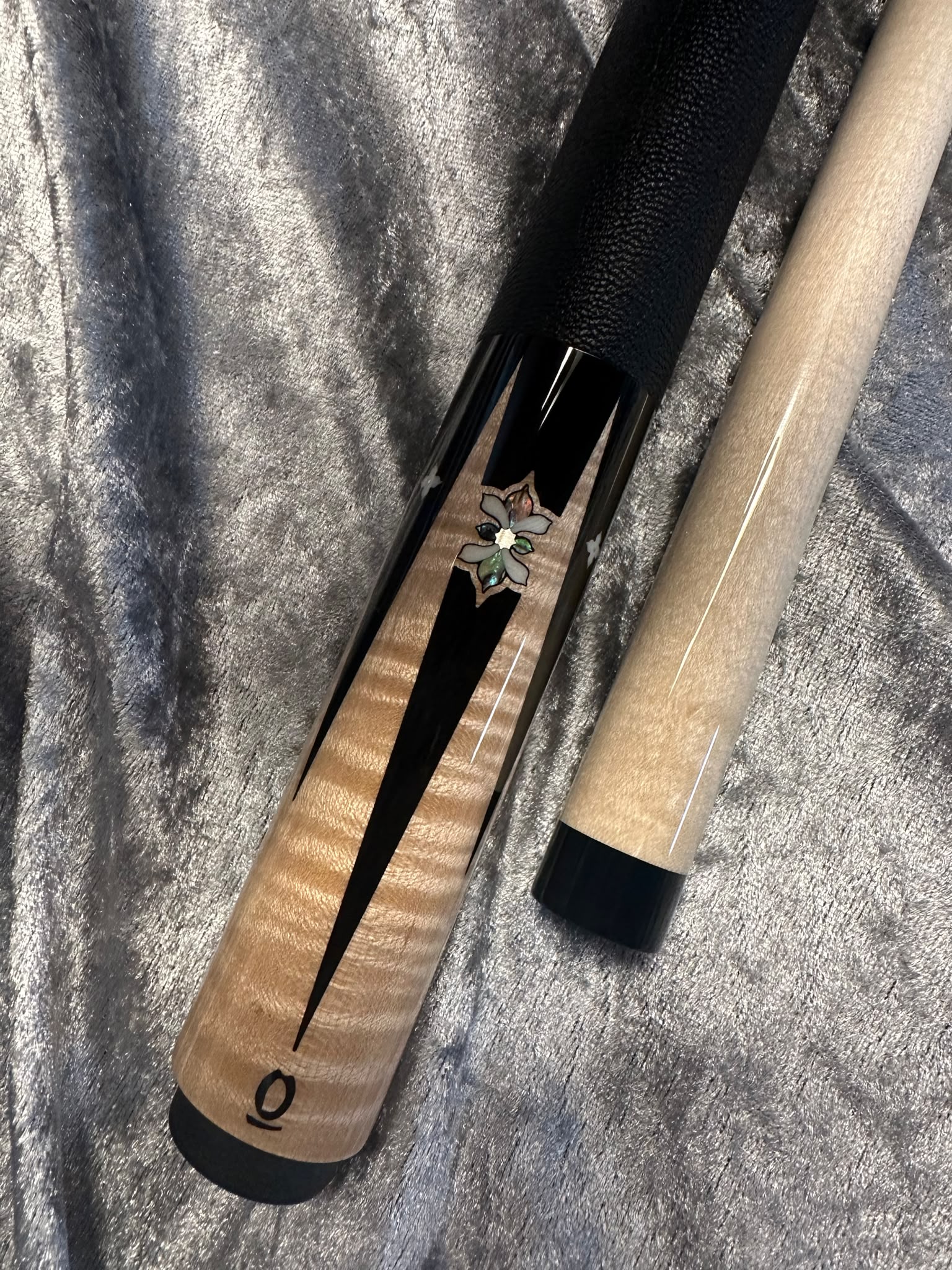 WhatsApp Image 2026-07-15 at 15.13.45.jpeg Arthur Cue Curly Maple Ebony Abalone