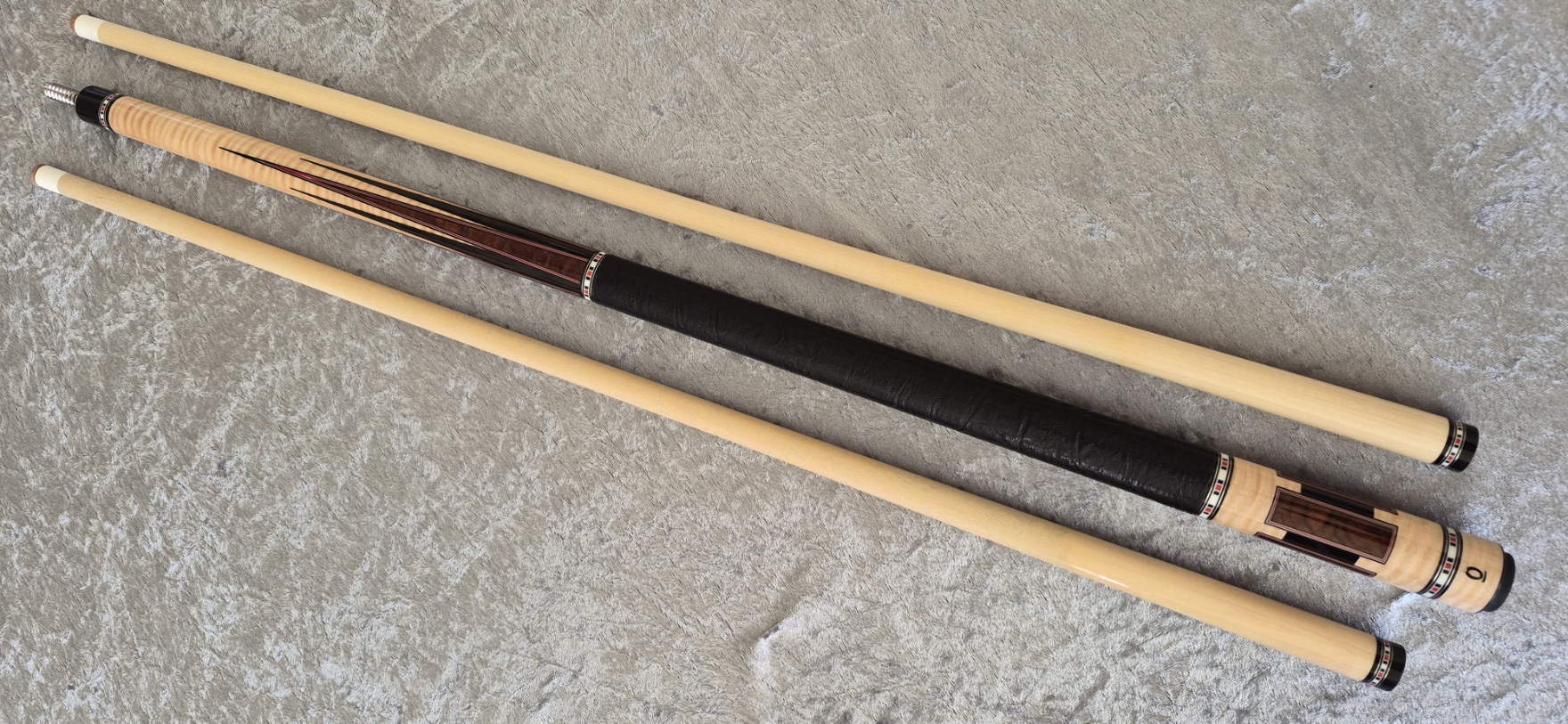 Arthur Cue Curly maple 8 point
