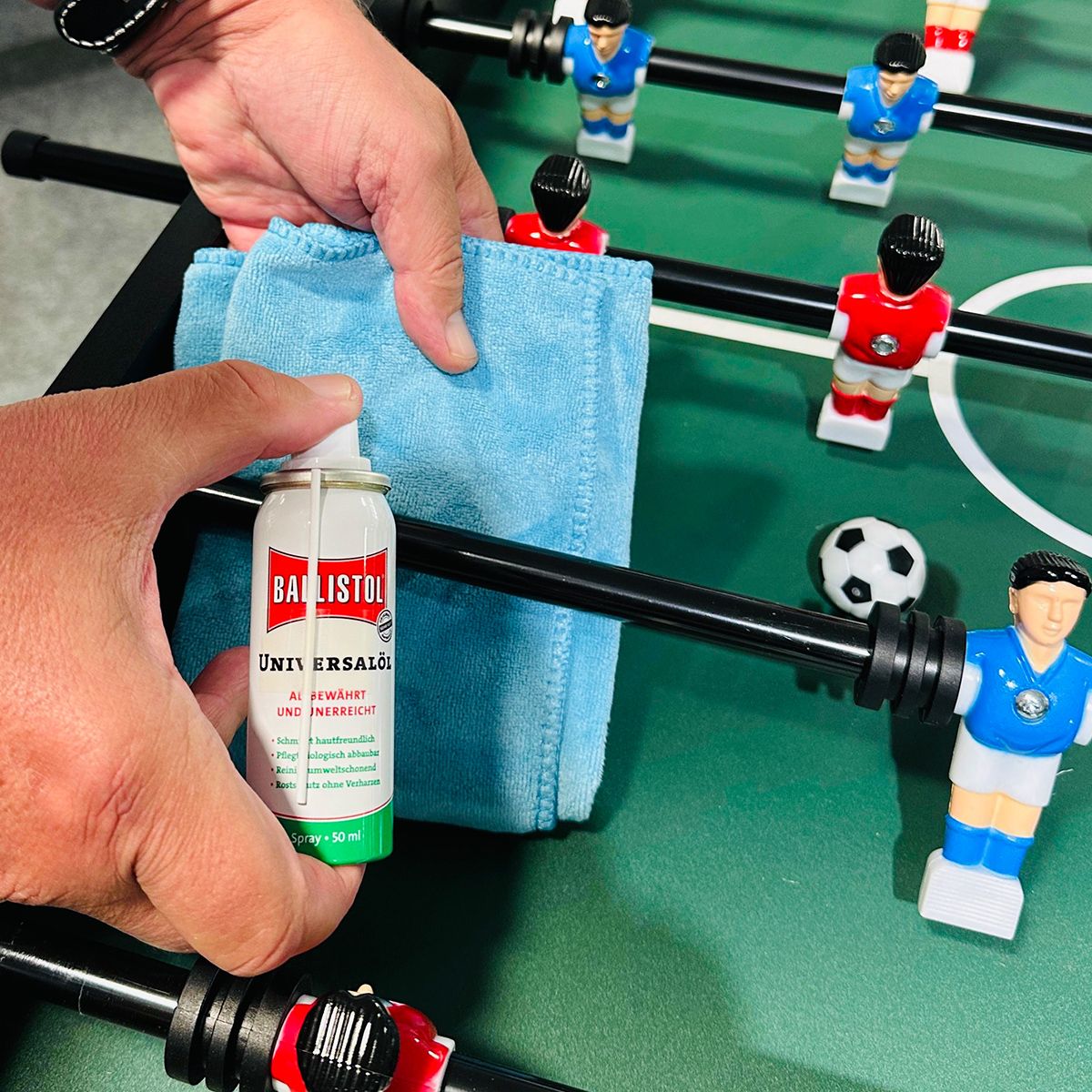Ballistol Gleitspray für alle Kickerstangen inkl. Mikrofasertuch