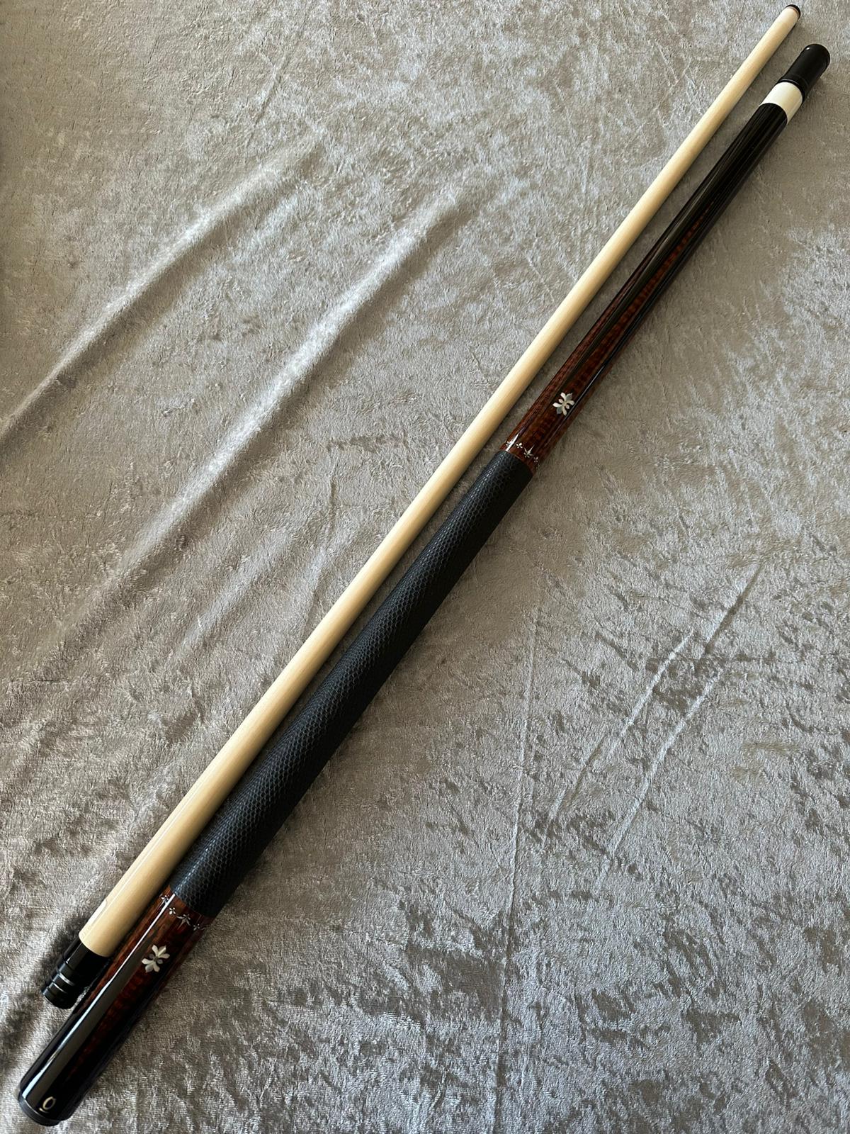 Arthur Cue Ebony Snake